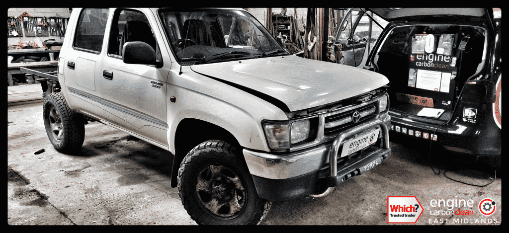 Toyota Hilux 2.4 diesel (2000 - 236,222 miles) with black smoke - diagnostic & Engine Carbon Clean